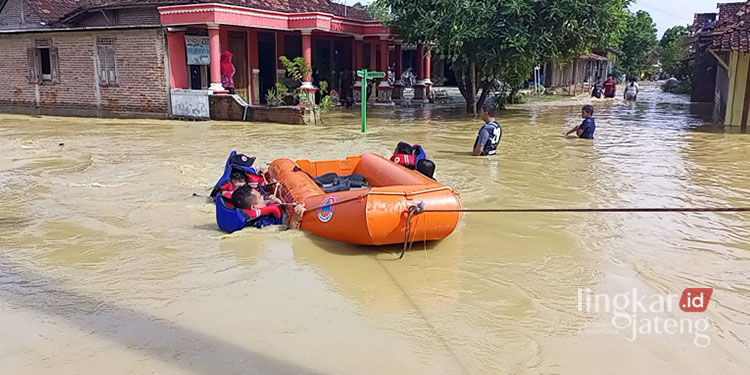 Banjir di Rembang Rendam 8 Desa Tinggi Air Capai 15 Meter