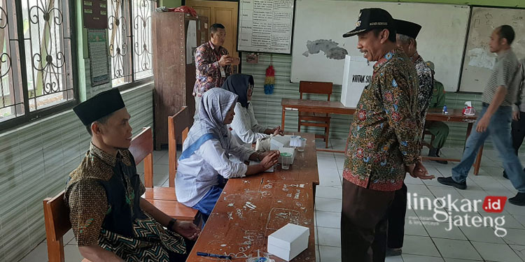 Pantau Pilkades di Rembang Bupati Hafidz Sebut Partisipasi Pemilih Tinggi
