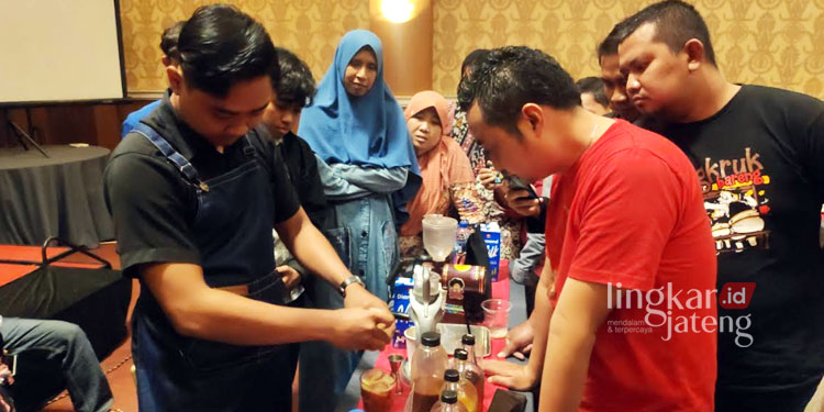 30 Pelaku Usaha Minuman di Rembang Dilatih Racik Kopi Ala Coffee Shop