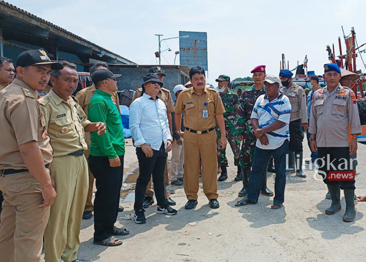 Ketua DPRD Kabupaten Demak Sri Fahrudin Bisri Slamet mengunjungi TPI di Desa Purworejo Kecamatan Bonang.