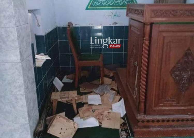 Viral Masjid Diobrak abrik Orang Tak Dikenal di Magelang Al Quran Dilumuri Darah