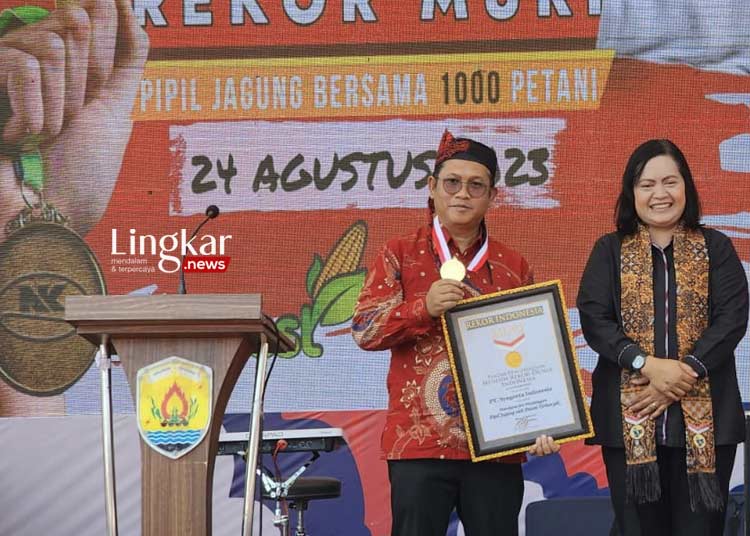 Dukung Sektor Pertanian Syngenta Indonesia Pecahkan Rekor MURI Pipil Jagung bareng 1.000 Petani di Grobogan
