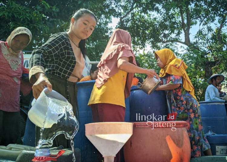 Kekeringan Meluas 16 Desa di Rembang Bergantung Bantuan Air Bersih