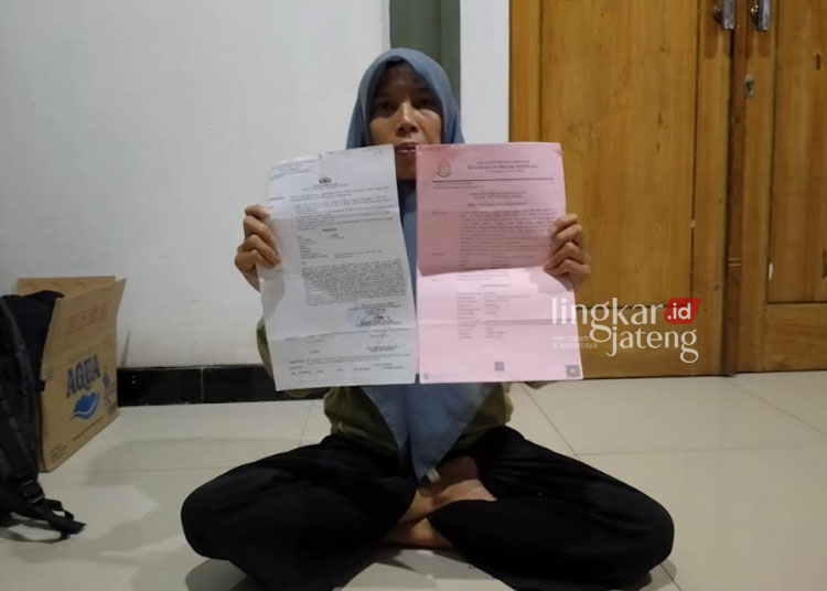 Warga Rembang Ditahan karena Curi Kayu di Hutan Istri Tuntut Keadilan