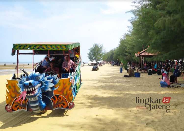 Libur Natal 2023 Kunjungan ke Dua Destinasi Wisata Pantai di Rembang Masih Lesu