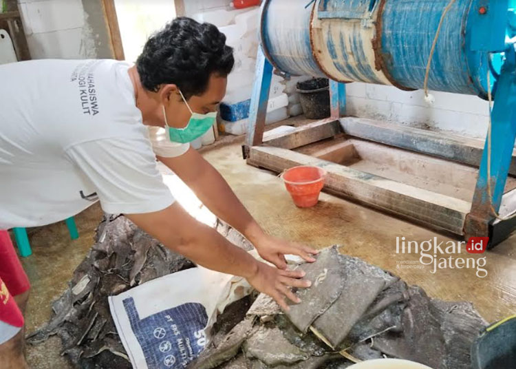 Bantu Perajin Kulit Reptil dan Ikan Pari Tembus Pasar Ekspor Begini Upaya Pemkab Rembang