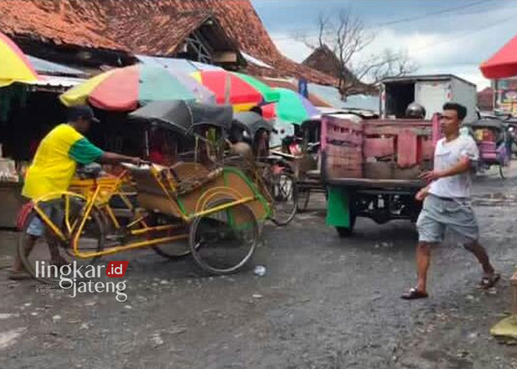 Pemkab Rembang Sebut Mayoritas Pedagang Pasar Terima Tarif Retribusi Baru