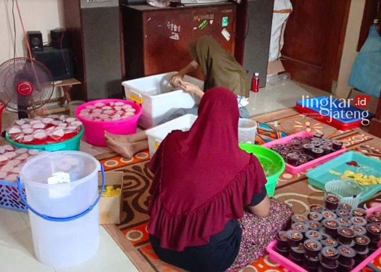 Sirup Kawis Oleh Oleh Khas Rembang yang Laris Manis Diburu Jelang Lebaran