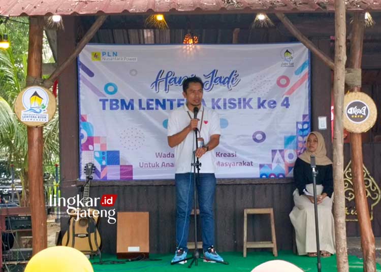 4 Tahun Lentera Kisik Wisata Literasi di Pinggir Pantai Plawangan Rembang